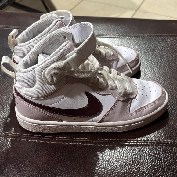 Nike Shoes - Picture 5 of 7